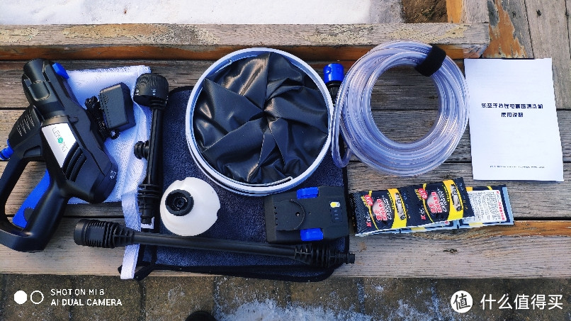 乐空手持锂电高压清洗机，随时可以洗车！