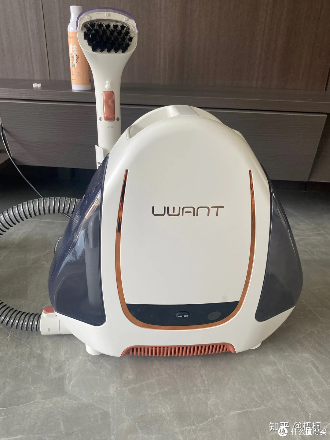 2024年布艺清洗机推荐，布艺清洗机是智商税吗？东菱、必胜、uwant哪个牌子好？3款布艺清洗机深度实测