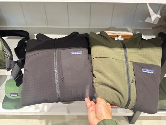 Patagonia R1与R2夹克详解：打造每个户外场景的最佳选择